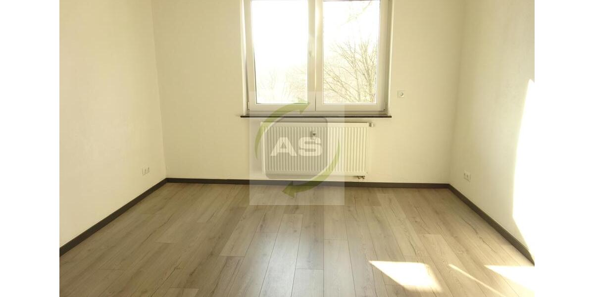 Etagenwohnung Meerane - 3 Zimmer, 82 m&sup2;, 610&euro; | Angebot:26247909