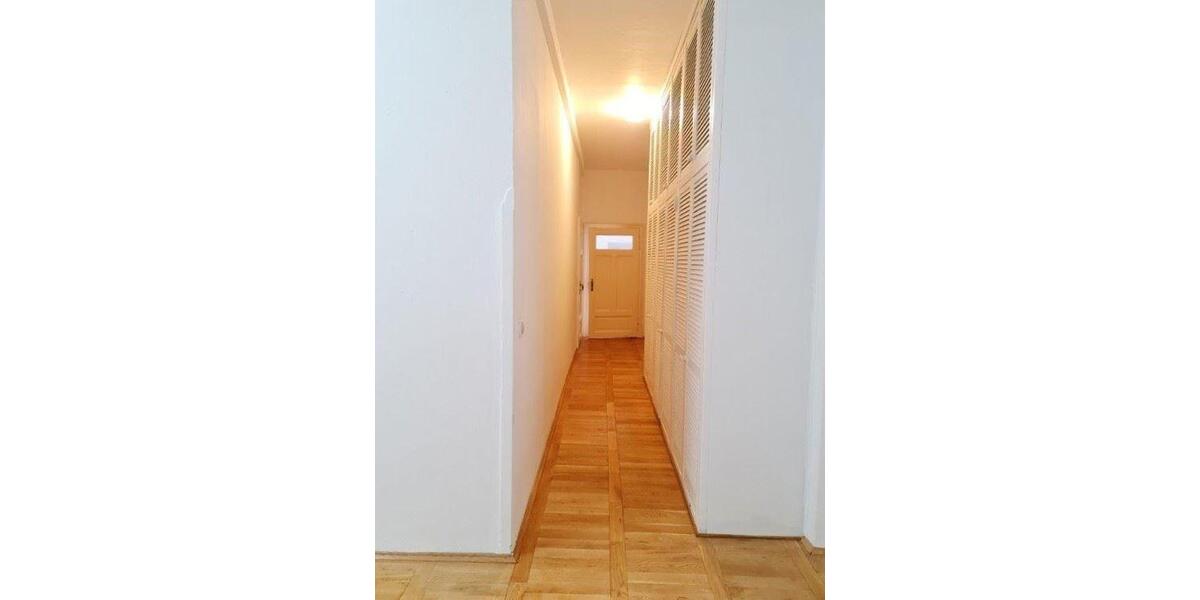 Erdgeschoßwohnung Zwickau Zwickau-Nord - 4 Zimmer, 156 m&sup2;, 900&euro; | Angebot:24910977