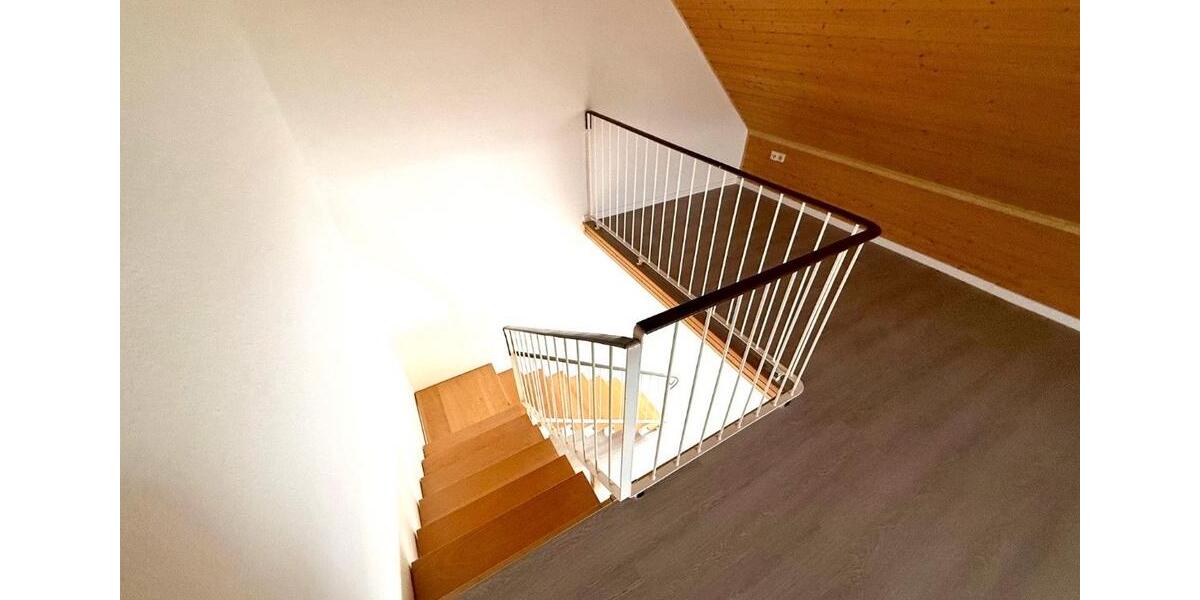 Dachgeschoßwohnung Limbach-Oberfrohna Oberfrohna - 2 Zimmer, 46 m&sup2;, 260&euro; | Angebot:25637419