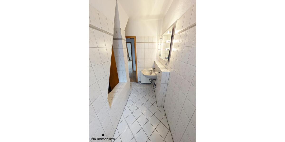 Dachgeschoßwohnung Zwickau - 2 Zimmer, 62 m&sup2;, 330&euro; | Angebot:25945672