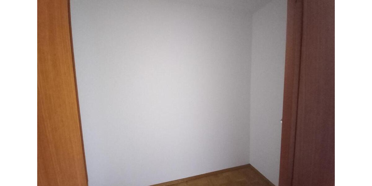 Etagenwohnung Crimmitschau - 2 Zimmer, 63 m&sup2;, 370&euro; | Angebot:17385084
