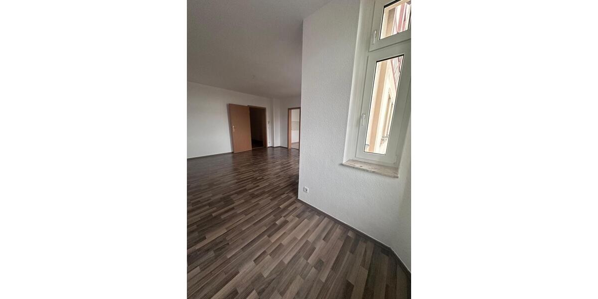 Etagenwohnung Glauchau - 2 Zimmer, 61 m&sup2;, 335&euro; | Angebot:26676961