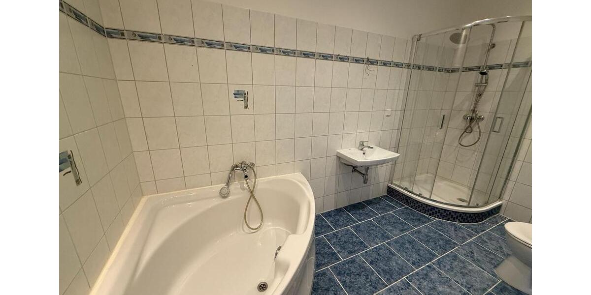 Dachgeschoßwohnung Oelsnitz (Erzgebirge) - 3 Zimmer, 88 m&sup2;, 484&euro; | Angebot:25881004