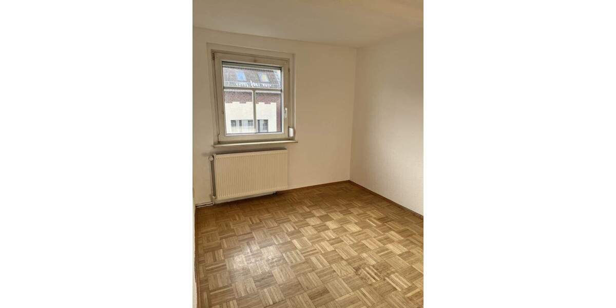 Etagenwohnung Meerane - 3 Zimmer, 87 m&sup2;, 480&euro; | Angebot:25665453