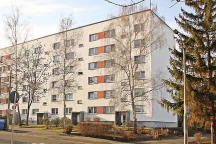 Wohnung Zwickau Neuplanitz - 3 Zimmer, 57 m&sup2;, 365&euro; | Angebot:26030484