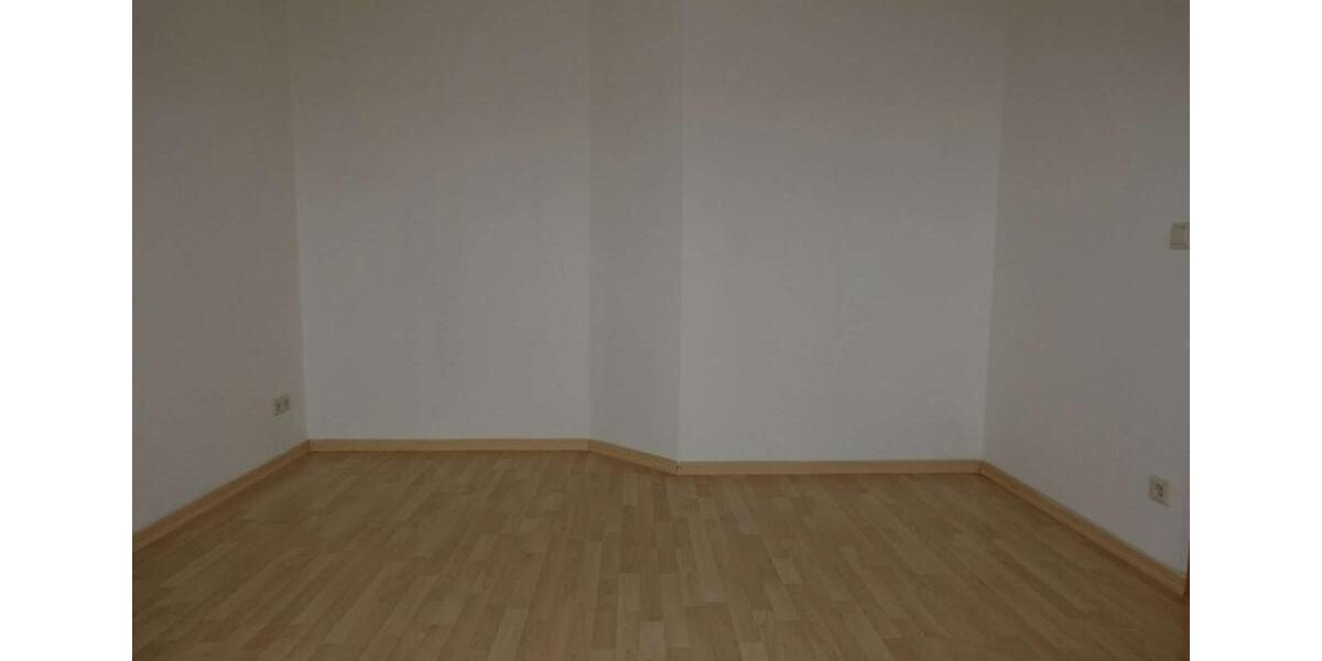 Dachgeschoßwohnung Zwickau - 3 Zimmer, 85 m&sup2;, 430&euro; | Angebot:19088361