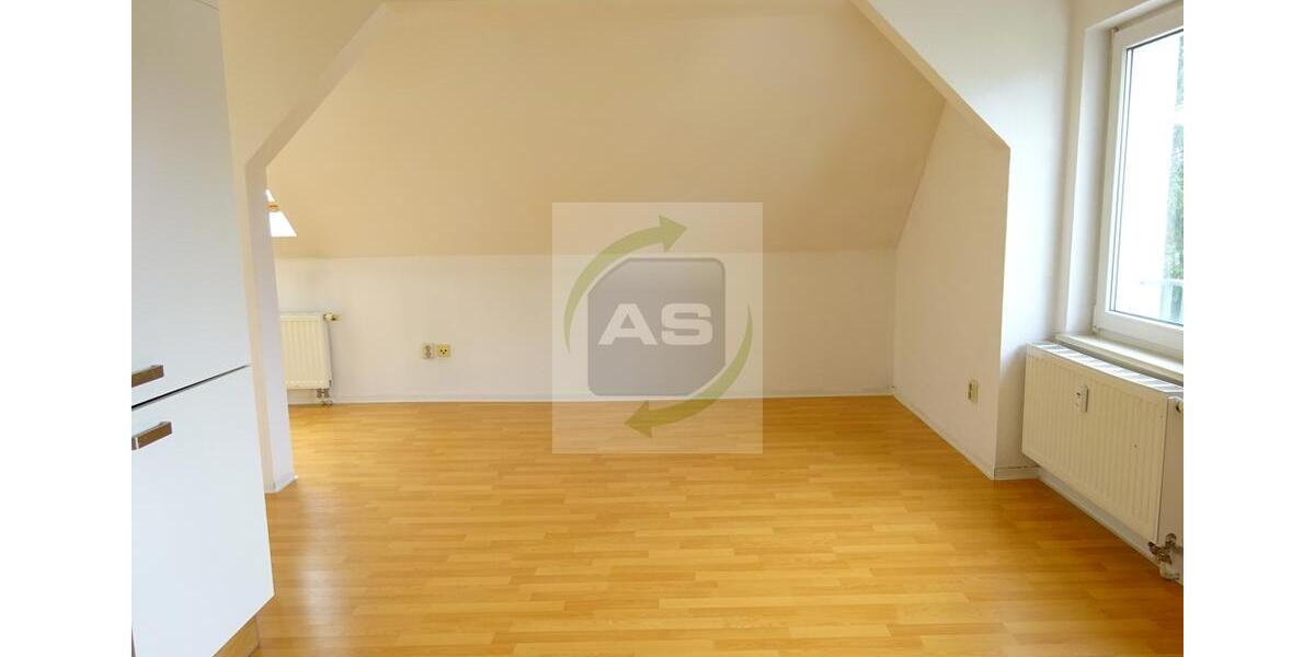 Dachgeschoßwohnung Zwickau Neuplanitz - 2 Zimmer, 70 m&sup2;, 445&euro; | Angebot:25547286