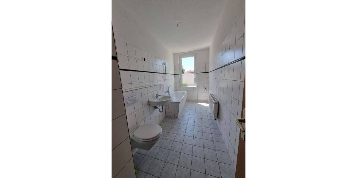 Etagenwohnung Crimmitschau - 4 Zimmer, 82 m&sup2;, 368&euro; | Angebot:26797879