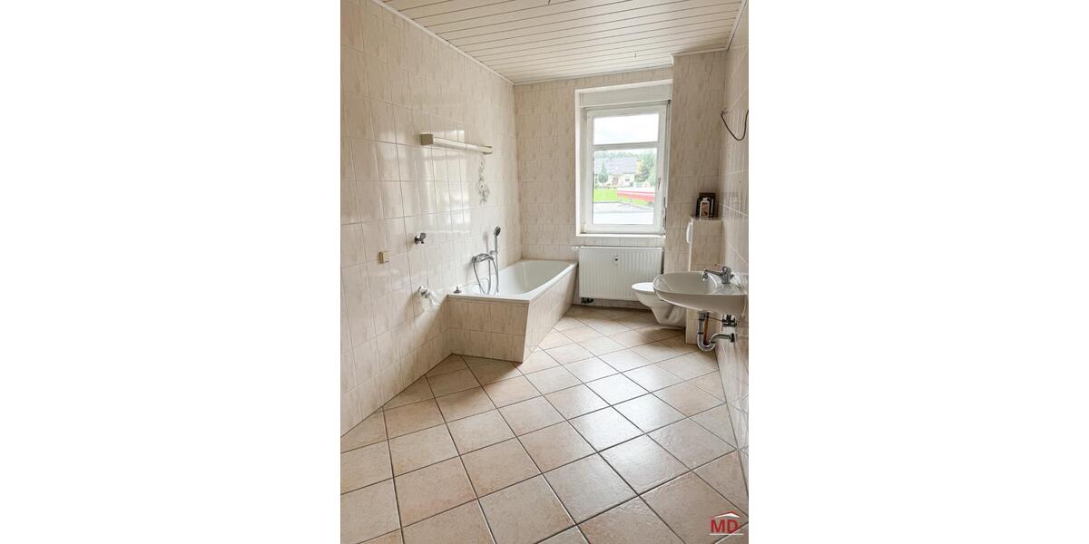 Etagenwohnung Oelsnitz (Erzgebirge) - 2 Zimmer, 65 m&sup2;, 330&euro; | Angebot:22144563