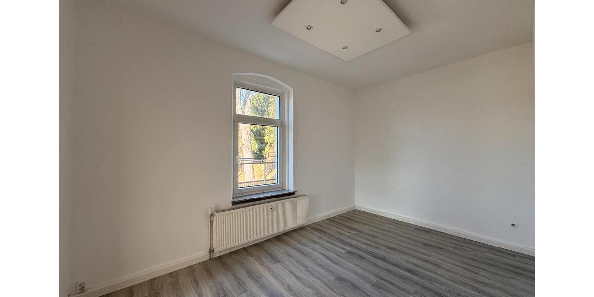 Erdgeschoßwohnung Aue-Bad Schlema Bad Schlema - 3 Zimmer, 71 m&sup2;, 476&euro; | Angebot:25444223