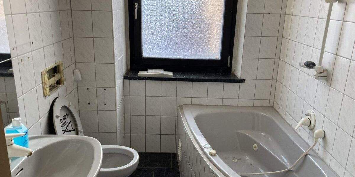 Mehrfamilienhaus, Wohnhaus Heinsdorfergrund Unterheinsdorf - 9 Zimmer, 180 m&sup2;, 50.000&euro; | Angebot:25707394