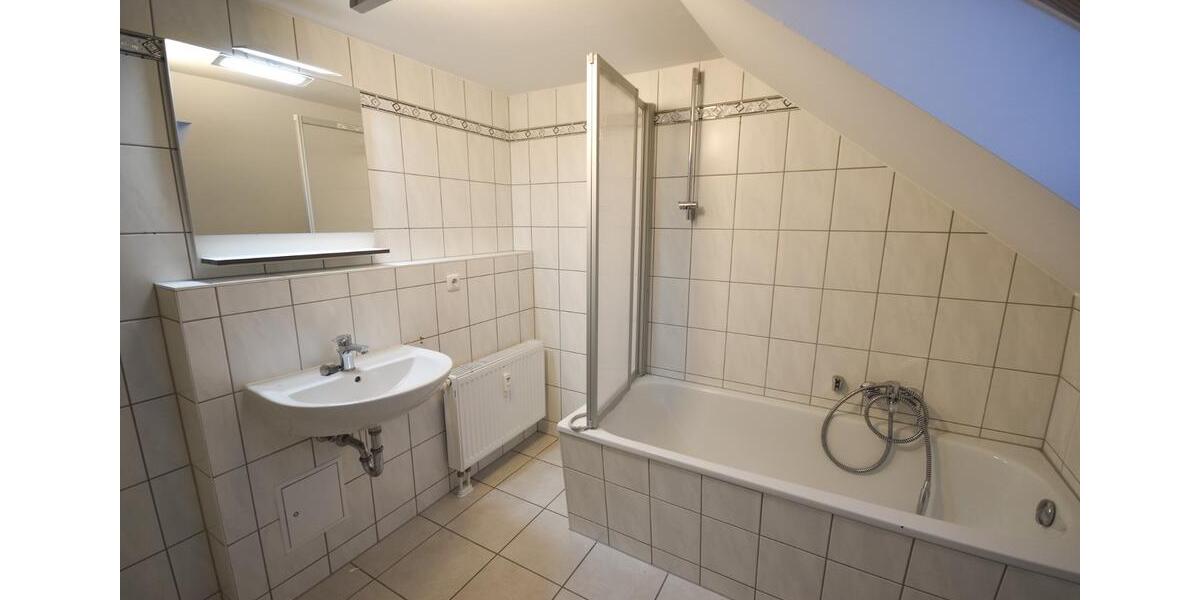 Dachgeschoßwohnung Reinsdorf - 2 Zimmer, 48 m&sup2;, 310&euro; | Angebot:25152645
