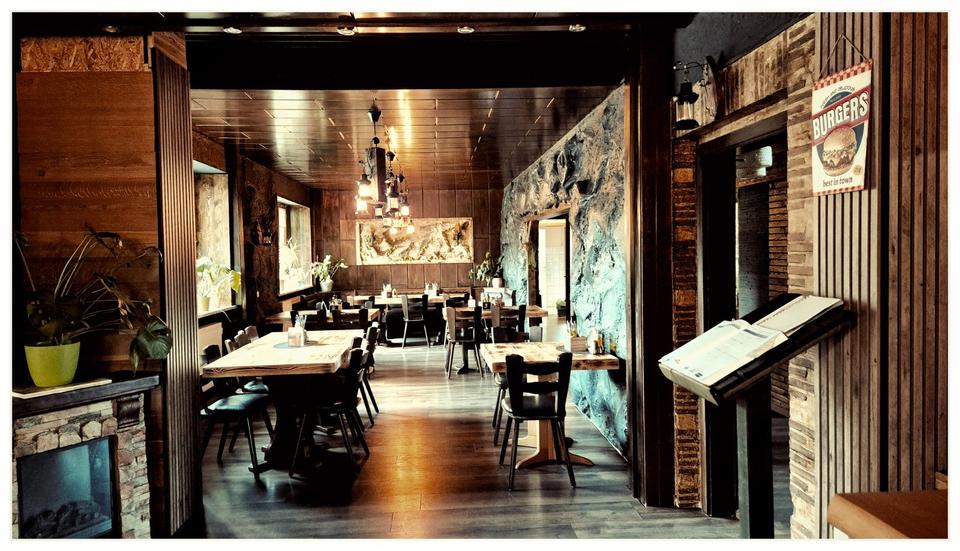 Einfamilienhaus Nobitz - 16 Zimmer, 700 m&sup2;, 308.000&euro; | Angebot:25990796