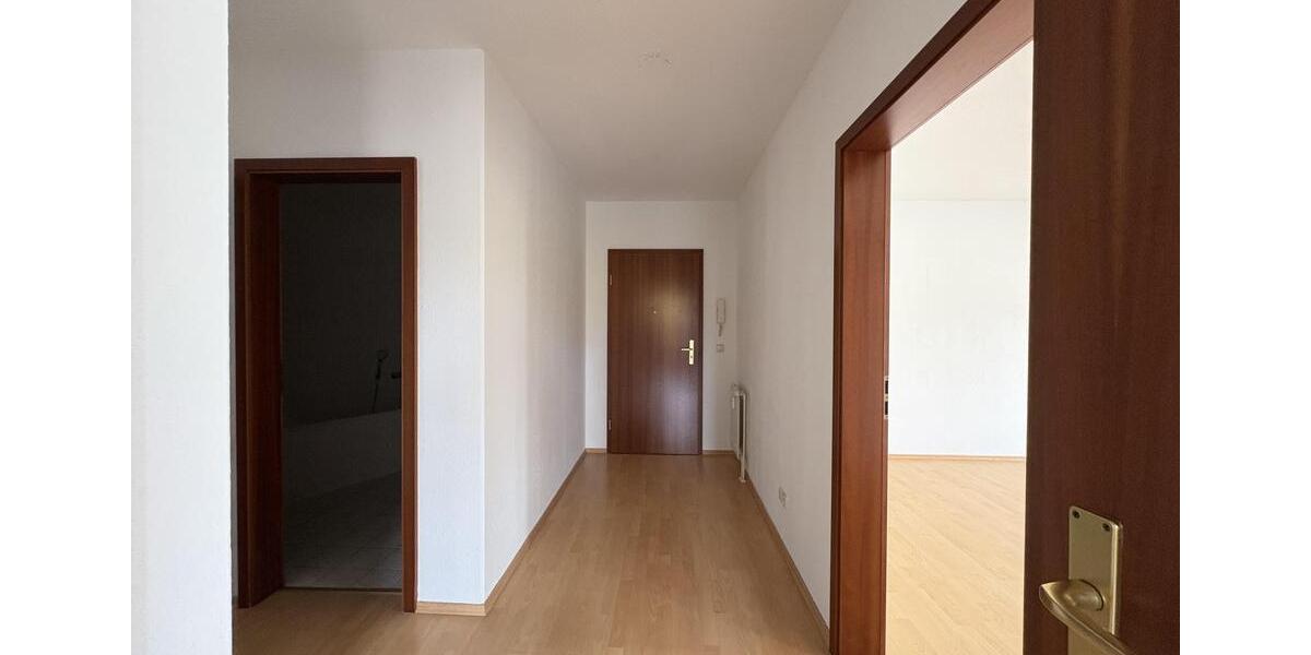 Etagenwohnung Zwickau Neuplanitz - 3 Zimmer, 81 m&sup2;, 540&euro; | Angebot:23791641