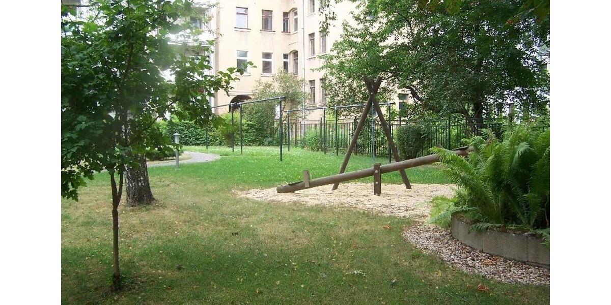 Dachgeschoßwohnung Zwickau - 3 Zimmer, 84 m&sup2;, 600&euro; | Angebot:22744125