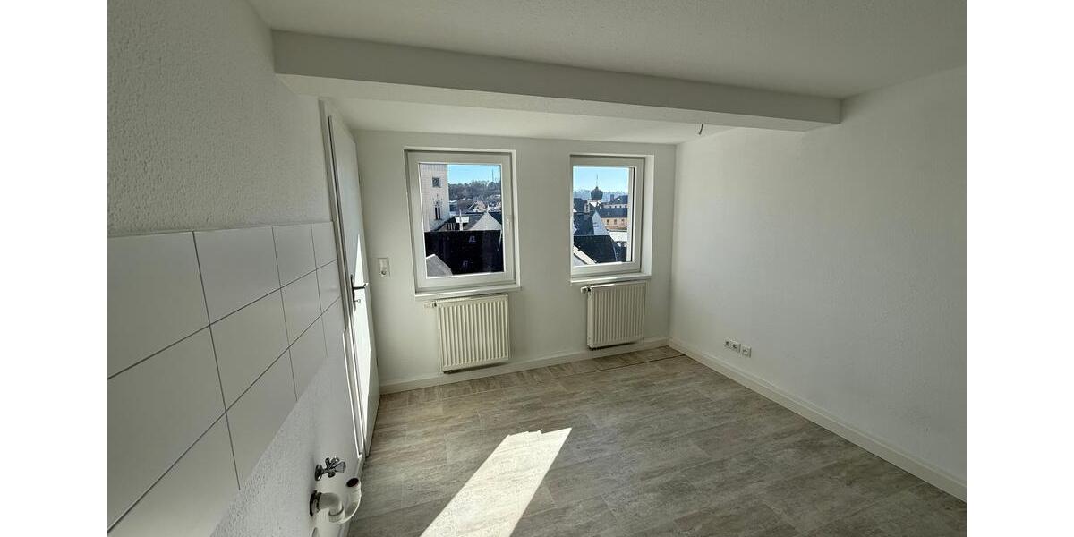 Etagenwohnung Greiz - 4 Zimmer, 104 m&sup2;, 570&euro; | Angebot:25382508