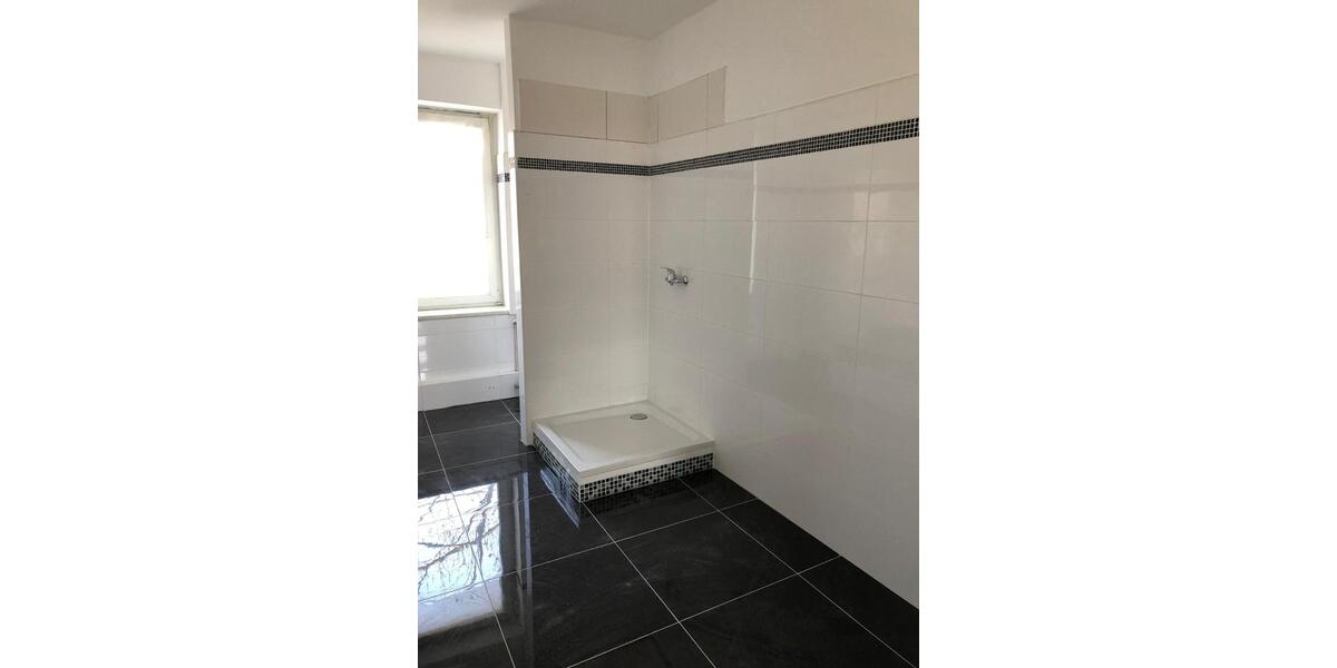 Etagenwohnung Zwickau - 4 Zimmer, 95 m&sup2;, 650&euro; | Angebot:25052648