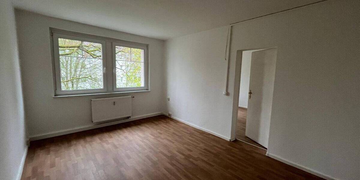 Etagenwohnung Zwickau Eckersbach - 2 Zimmer, 50 m&sup2;, 300&euro; | Angebot:26543799