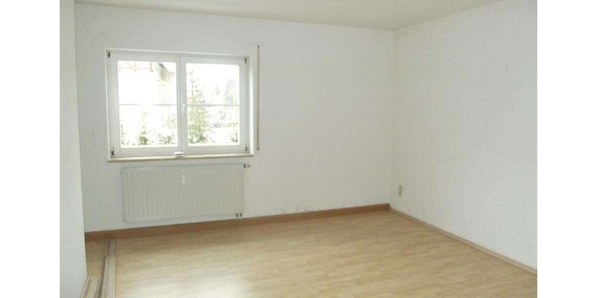 Etagenwohnung Rodewisch - 2 Zimmer, 76 m&sup2;, 418&euro; | Angebot:25648420