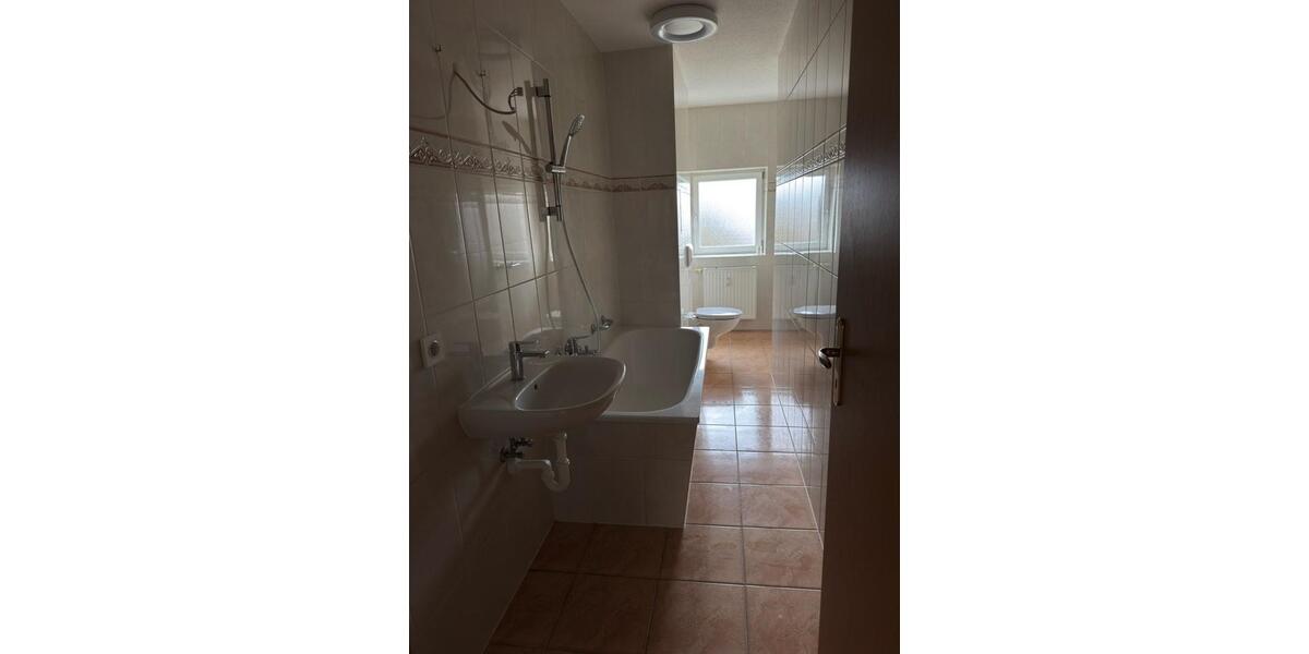 Erdgeschoßwohnung Greiz - 3 Zimmer, 66 m&sup2;, 380&euro; | Angebot:25224307