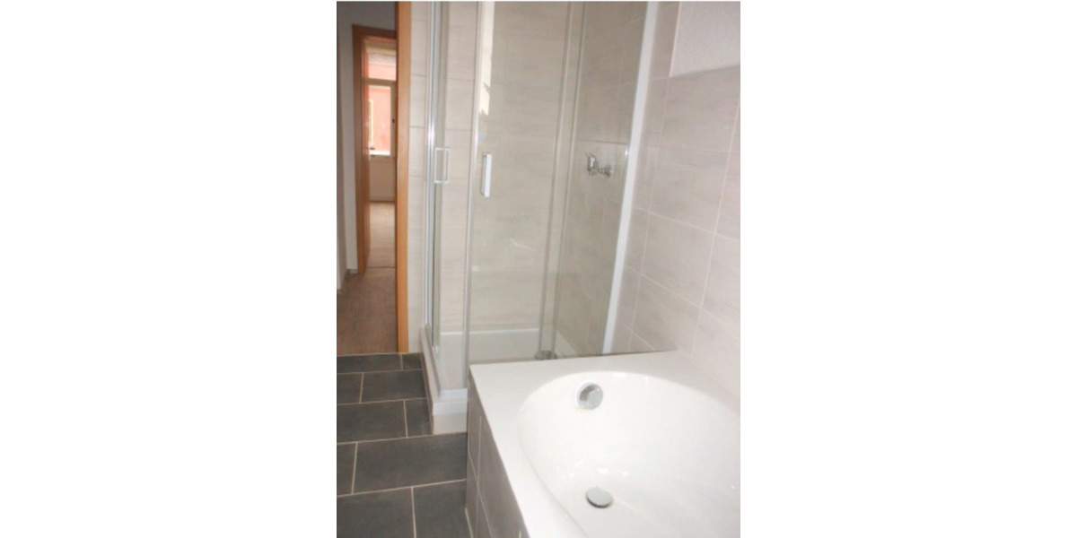 Etagenwohnung Crimmitschau - 3 Zimmer, 76 m&sup2;, 450&euro; | Angebot:25859238