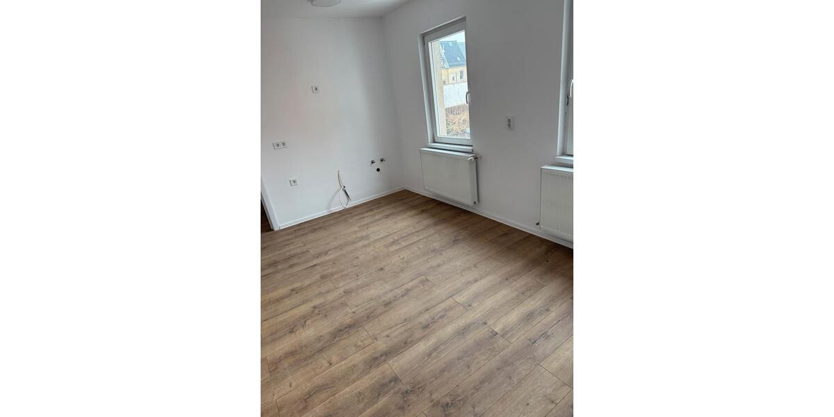 Etagenwohnung Crimmitschau - 2 Zimmer, 38 m&sup2;, 292&euro; | Angebot:25831498