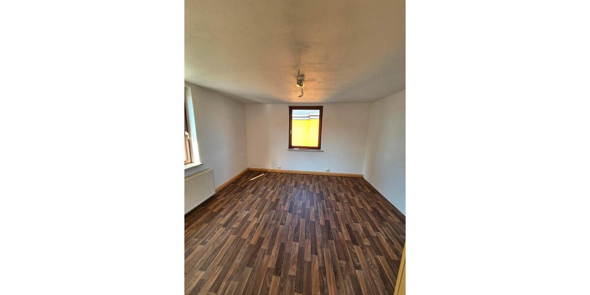 Etagenwohnung Aue-Bad Schlema Bad Schlema - 4 Zimmer, 103 m&sup2;, 600&euro; | Angebot:25839930