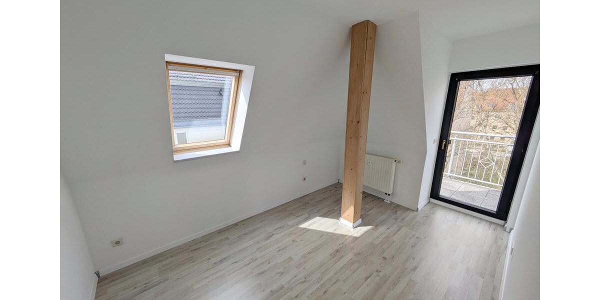 Dachgeschoßwohnung Zwickau Zwickau-West - 2 Zimmer, 48 m&sup2;, 360&euro; | Angebot:26681004