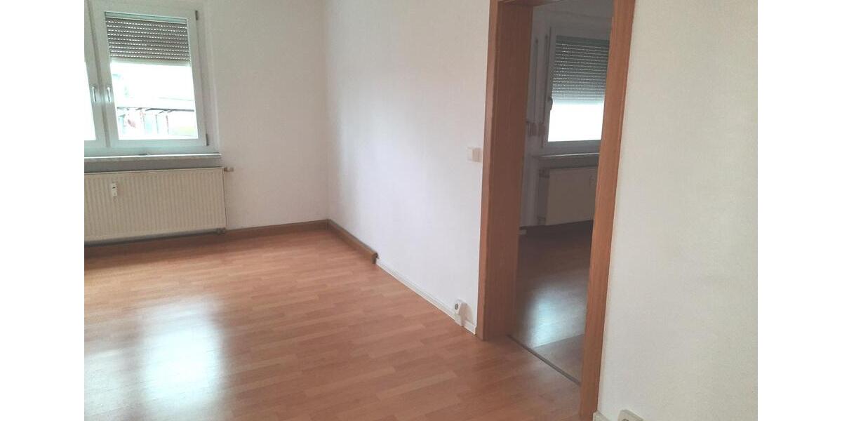 Erdgeschoßwohnung Crimmitschau - 2 Zimmer, 51 m&sup2;, 307&euro; | Angebot:25919786
