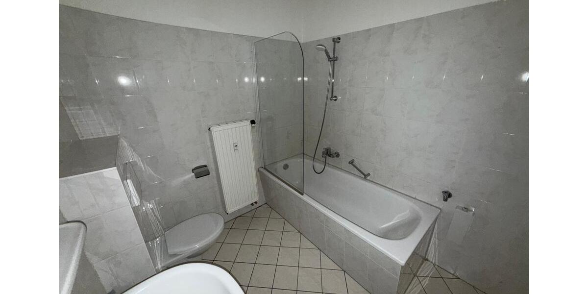 Etagenwohnung Zwickau - 3 Zimmer, 84 m&sup2;, 449&euro; | Angebot:25756491