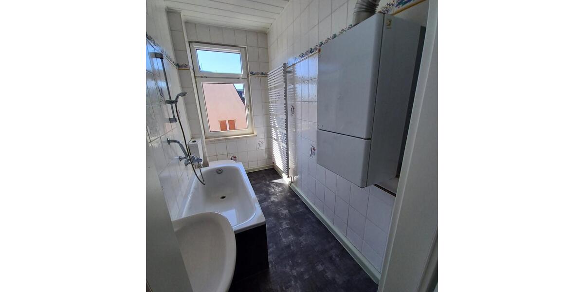 Dachgeschoßwohnung Zwickau Zwickau-West - 3 Zimmer, 62 m&sup2;, 340&euro; | Angebot:20618659