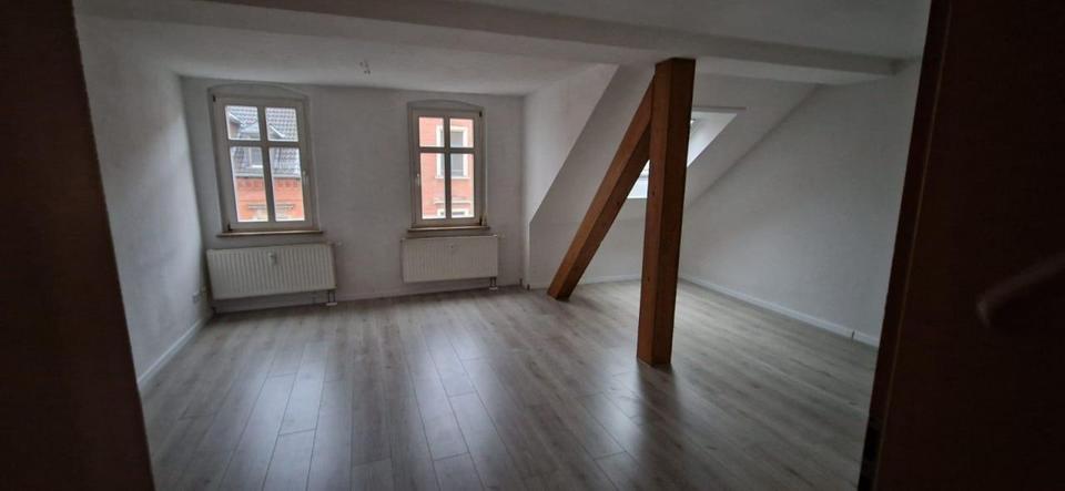 Dachgeschoßwohnung Zwickau - 3 Zimmer, 77 m&sup2;, 460&euro; | Angebot:26676969