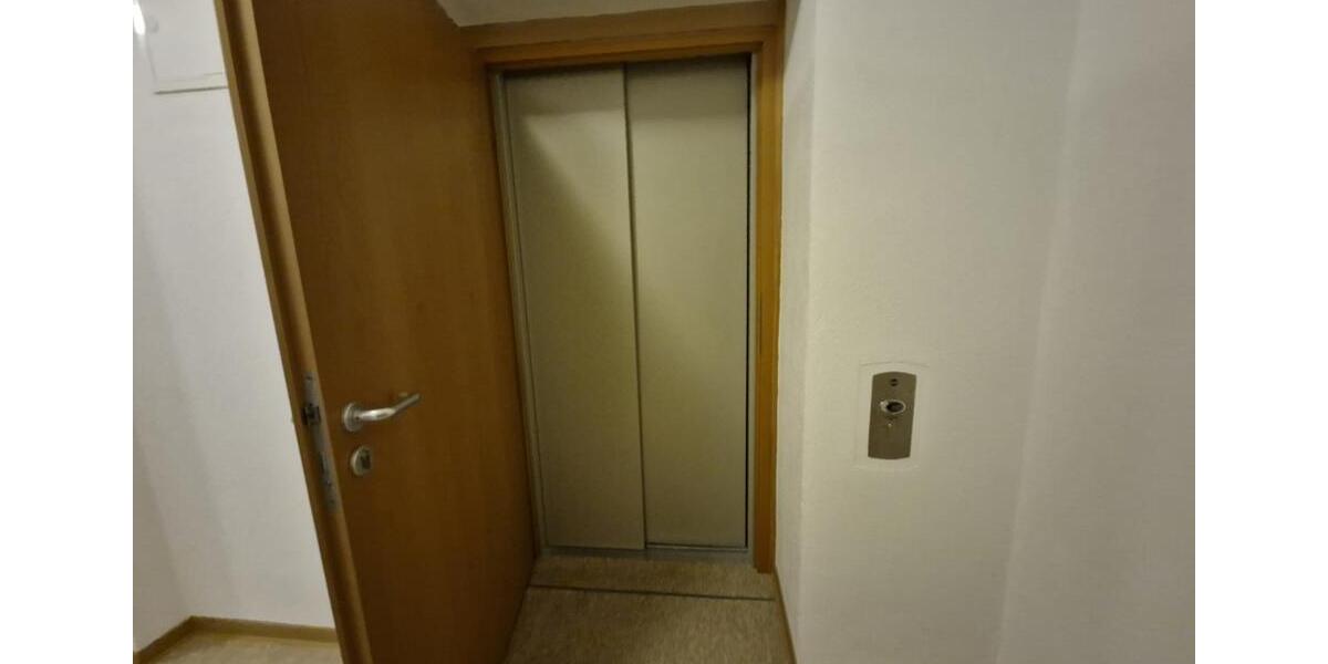 Etagenwohnung Kirchberg - 2 Zimmer, 69 m&sup2;, 430&euro; | Angebot:22697851