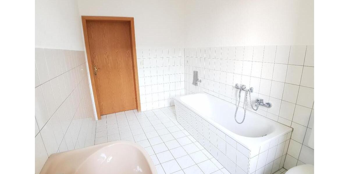 Etagenwohnung Waldenburg - 2 Zimmer, 76 m&sup2;, 300&euro; | Angebot:20444550