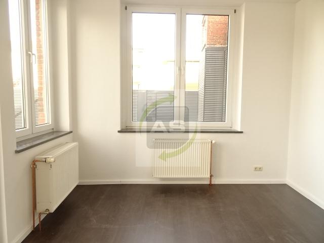 Etagenwohnung Zwickau - 3 Zimmer, 86 m&sup2;, 440&euro; | Angebot:25102022