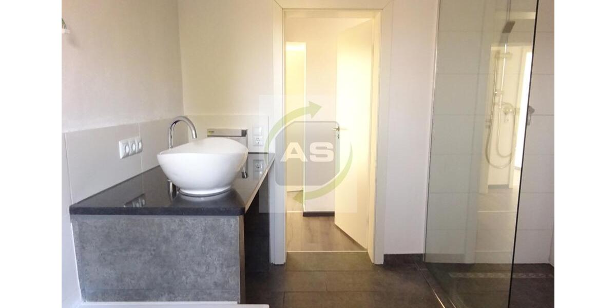 Etagenwohnung Meerane - 3 Zimmer, 82 m&sup2;, 595&euro; | Angebot:25365173