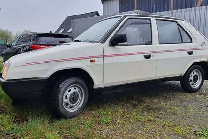 Skoda Favorit 102.000 km 3.990 &euro; Zwickau 08064