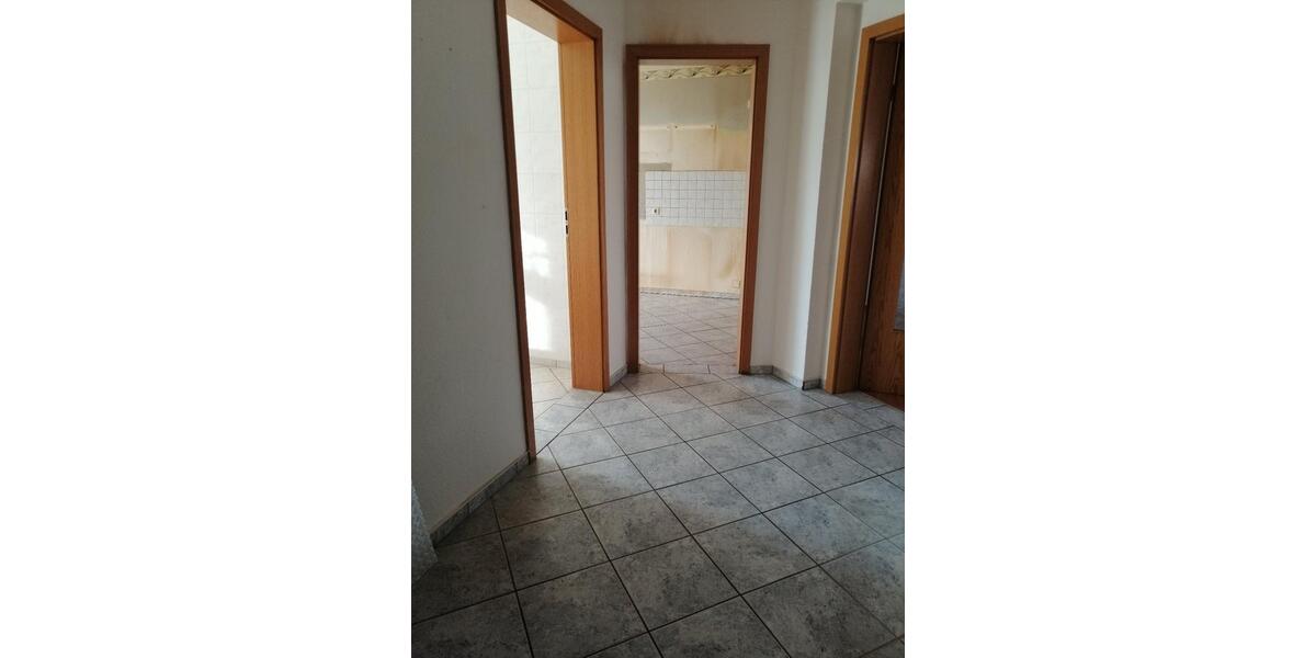 Etagenwohnung Glauchau - 2 Zimmer, 63 m&sup2;, 290&euro; | Angebot:25084325