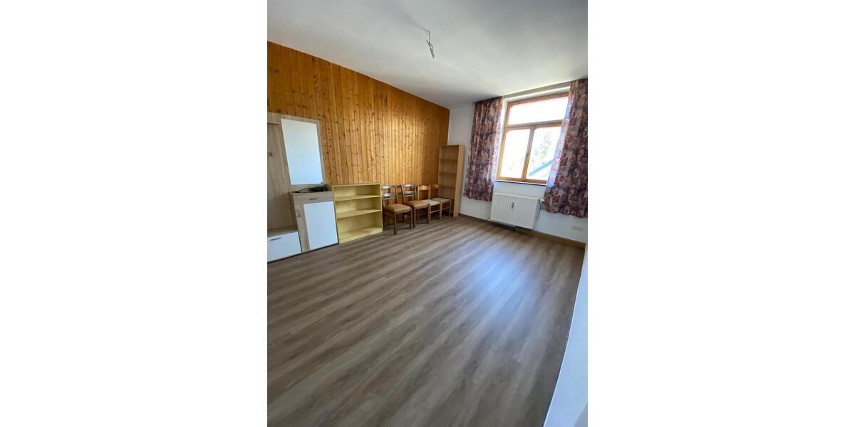 Etagenwohnung Zwickau - 2 Zimmer, 52 m&sup2;, 430&euro; | Angebot:21107701