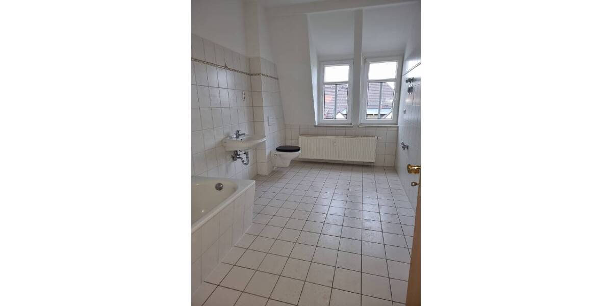 Etagenwohnung Glauchau - 2 Zimmer, 72 m&sup2;, 330&euro; | Angebot:25738185