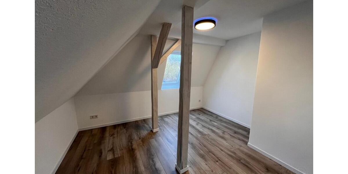 Doppelhaushälfte Zwickau - 3 Zimmer, 95 m&sup2;, 1.450&euro; | Angebot:25395037