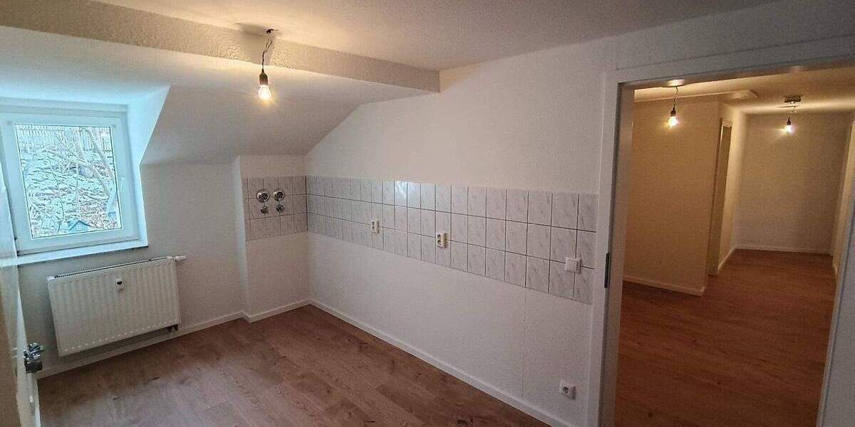 Etagenwohnung Reichenbach im Vogtland Reichenbach - 3 Zimmer, 74 m&sup2;, 450&euro; | Angebot:25665720