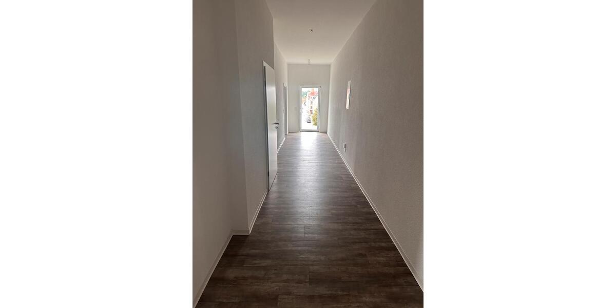 Etagenwohnung Meerane - 2 Zimmer, 89 m&sup2;, 668&euro; | Angebot:25381772