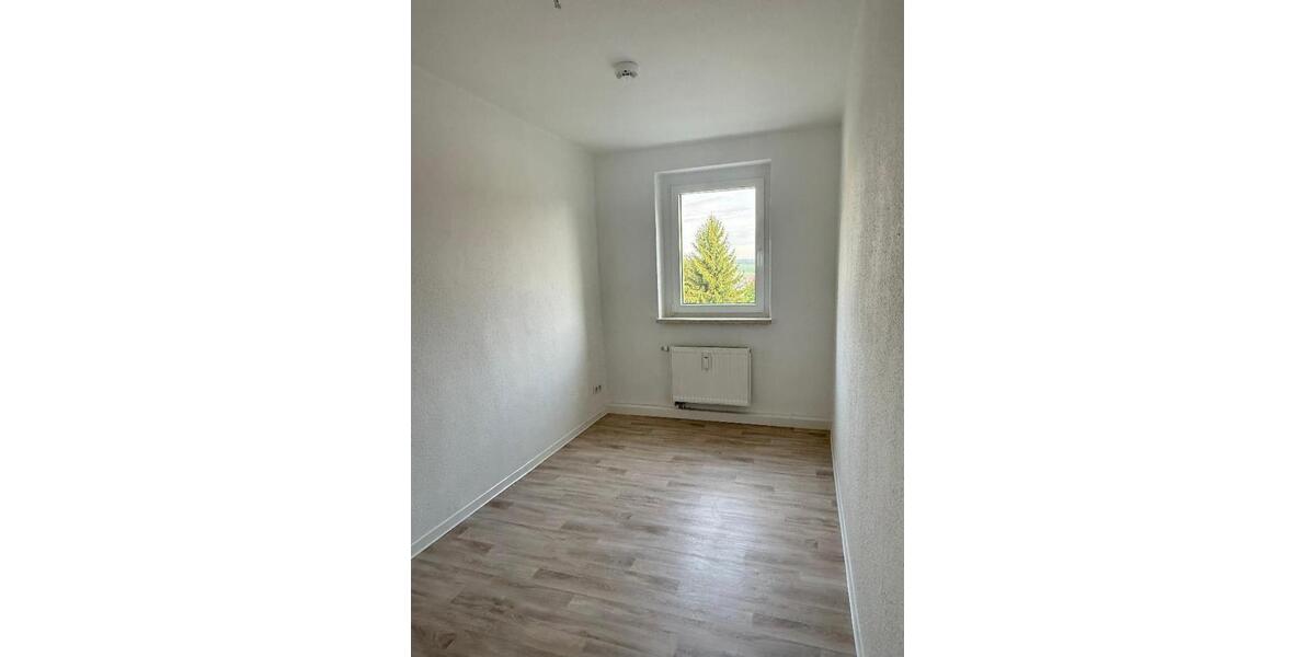 Etagenwohnung Mülsen - 4 Zimmer, 64 m&sup2;, 405&euro; | Angebot:22551798