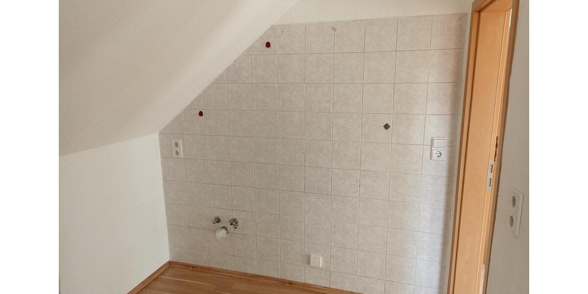Etagenwohnung Limbach-Oberfrohna Oberfrohna - 2 Zimmer, 37 m&sup2;, 200&euro; | Angebot:19813343