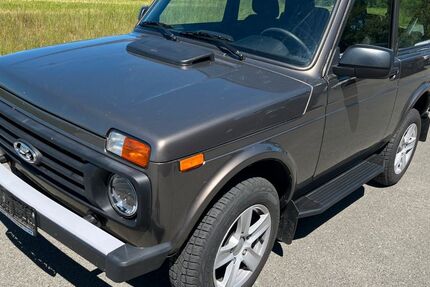 Lada Niva 6.100 km 15.650 &euro; Reichenbach/Rotschau 08468