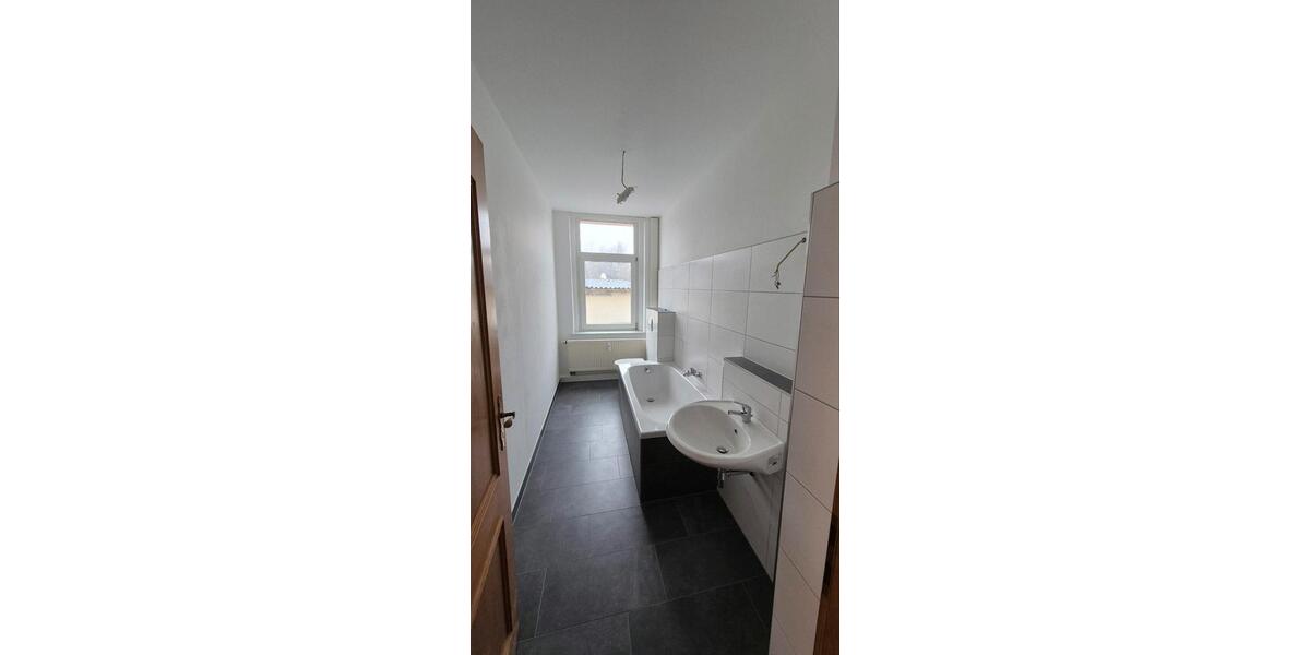 Erdgeschoßwohnung Crimmitschau - 2 Zimmer, 52 m&sup2;, 360&euro; | Angebot:25180315