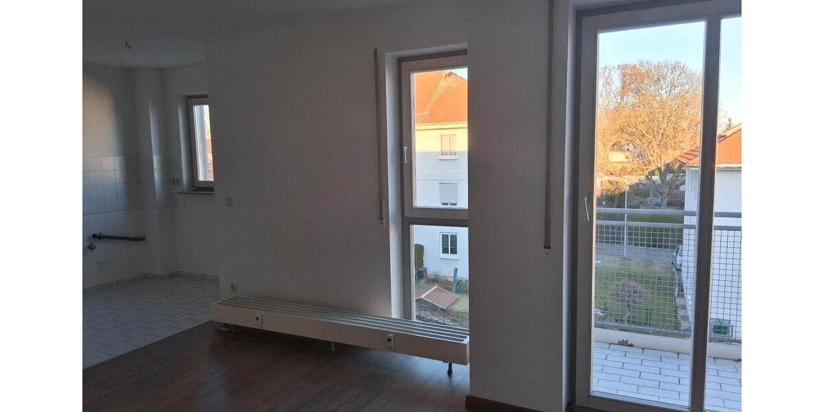 Etagenwohnung Meerane - 1 Zimmer, 36 m&sup2;, 351&euro; | Angebot:24561627