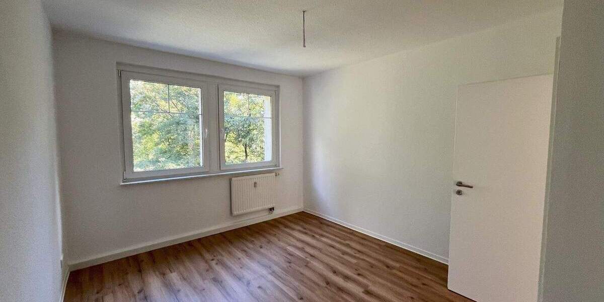 Etagenwohnung Zwickau Eckersbach - 3 Zimmer, 60 m&sup2;, 360&euro; | Angebot:25740050
