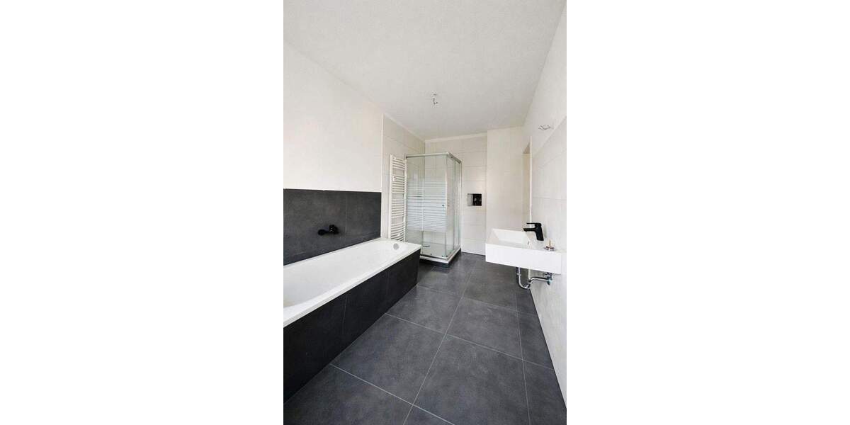 Etagenwohnung Meerane - 3 Zimmer, 71 m&sup2;, 575&euro; | Angebot:25755942